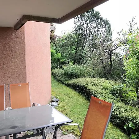 Апартаменти Centrally Located, Spacious Modern *