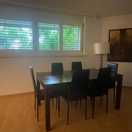 Apartamento Centrally Located, Spacious Modern *